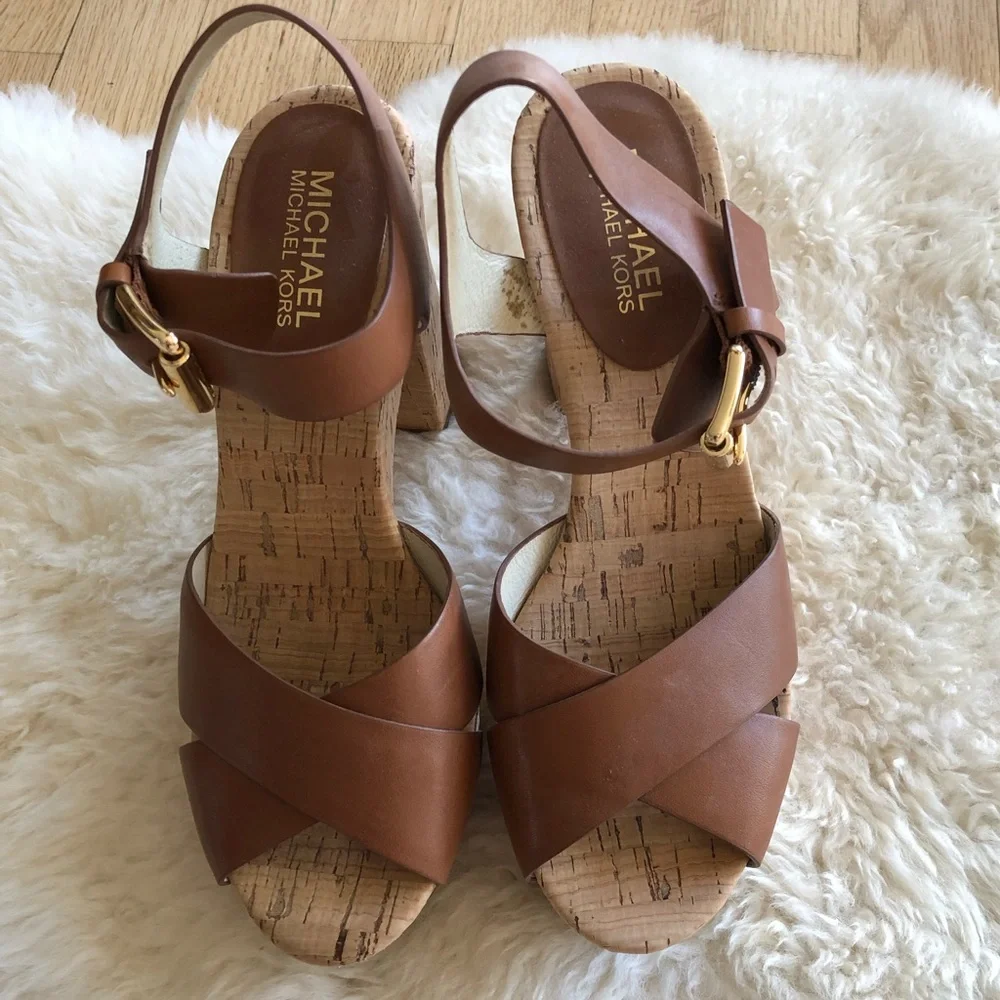 MICHAEL Michael Kors Brown Vintage Block Heels - Picture 2 of 8